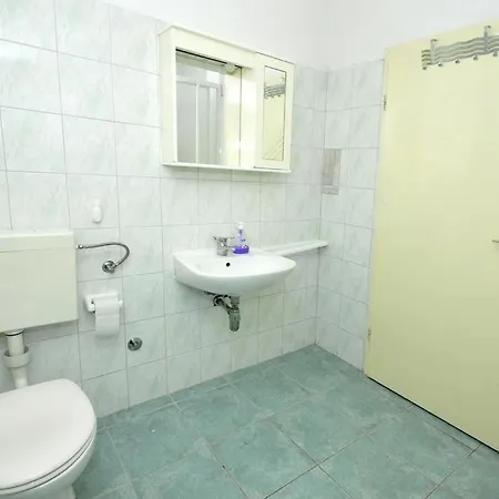 Apartment Okrug Donji 13732a