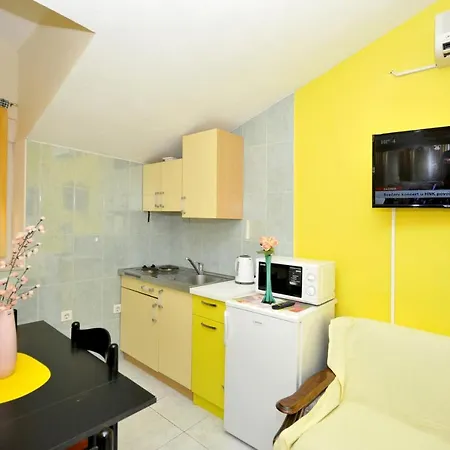 Okrug Donji 13732a Apartment